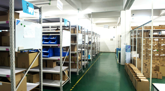 喬偉倉(cāng)庫(kù)一角